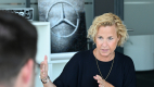Drasztikus l&eacute;p&eacute;sre k&eacute;sz&uuml;l a Mercedes-Benz, megszűnhet a munkav&aacute;llal&oacute;k v&eacute;detts&eacute;ge