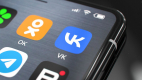 Az Apple &uacute;jra keresztbe tett Oroszorsz&aacute;gnak: sz&oacute; n&eacute;lk&uuml;l t&uuml;ntettek el n&eacute;pszerű orosz alkalmaz&aacute;sokat, a Kreml magyar&aacute;zatot k&ouml;vetel