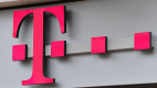 Breaking: &aacute;tsz&aacute;guldott t&ouml;rt&eacute;nelmi cs&uacute;cs&aacute;n a Magyar Telekom